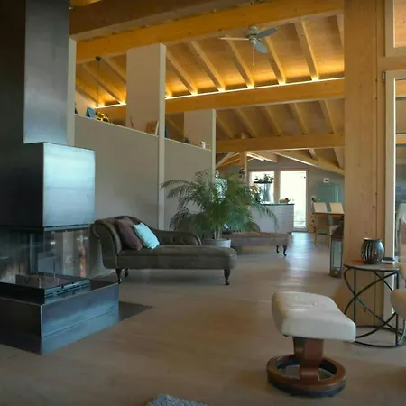 Modern 4 Bedroom Penthouse Aldo 아파트 *